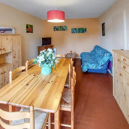 2 Bedroom Lovely In Jean De Monts Casa de Férias
