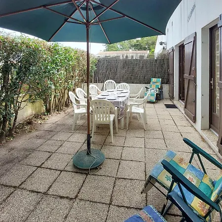 2 Bedroom Lovely In Jean De Monts * Saint-Jean-de-Monts